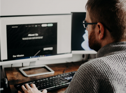 白鯨外貿(mào)網(wǎng)站建設(shè)為您分享：如果想要自己開(kāi)發(fā)套軟件，需要了解哪些？